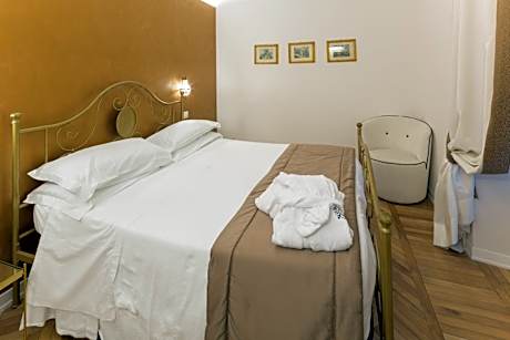 Junior Suite with Spa Access