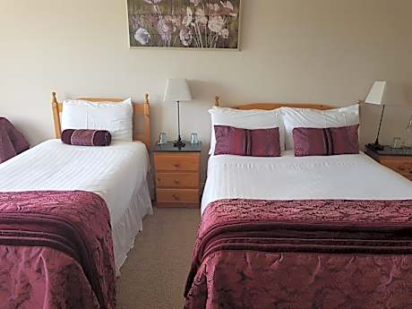 Family Room with Garden View