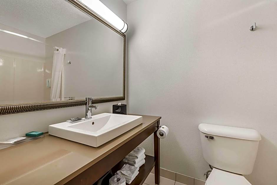 Country Inn & Suites by Radisson, Watertown, SD