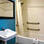 OYO Hotel Knoxville TN Cedar Bluff I-40