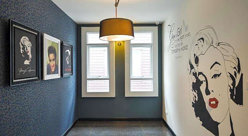 The River Scene Hotel