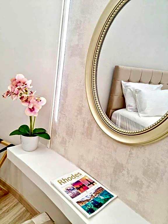Golden City Center Suites
