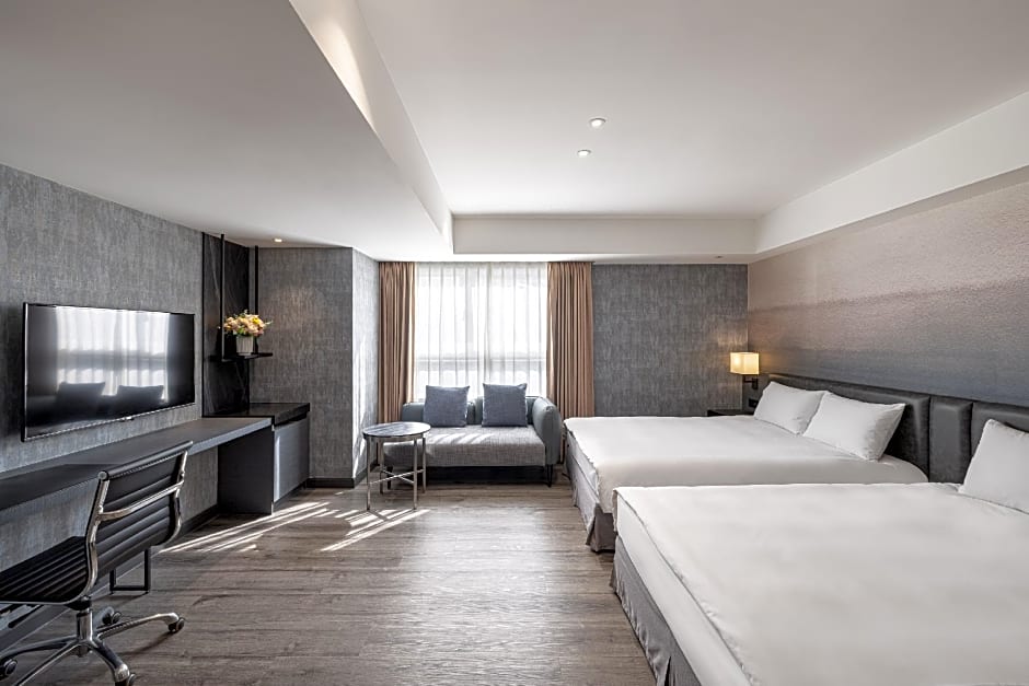 Lakeshore Hotel Metropolis