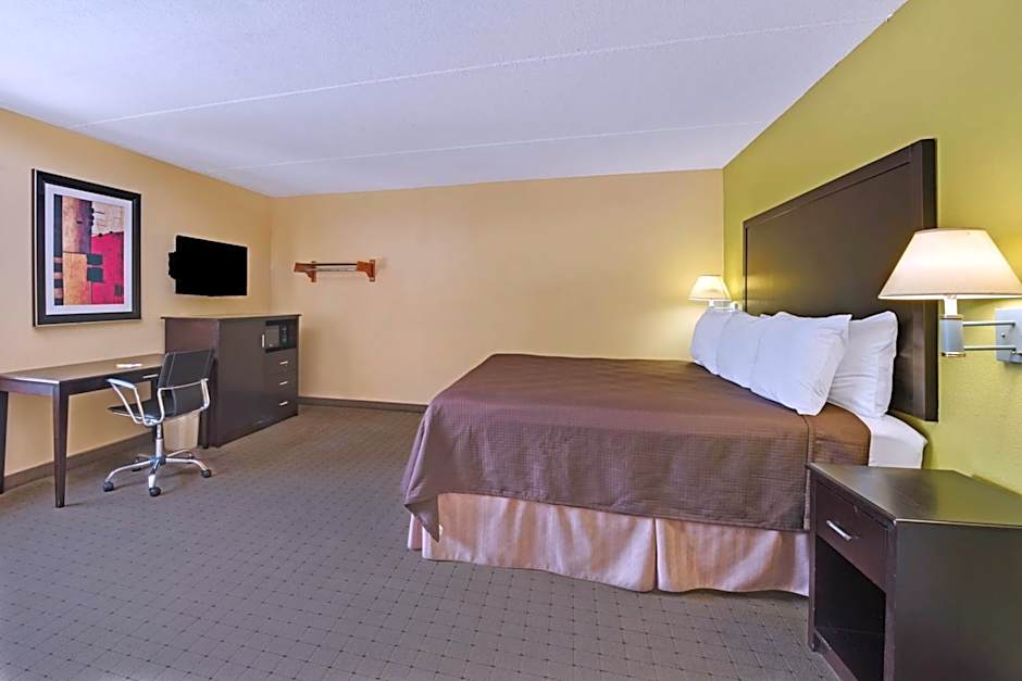 Photo 1 of 8 of 1 King Bed Suite