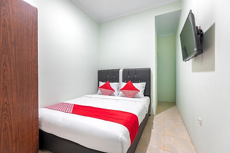 OYO 3132 Mahkota Sivali