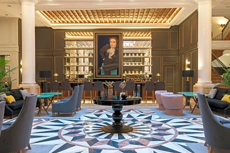 Eugenia de Montijo, Autograph Collection by Marriott