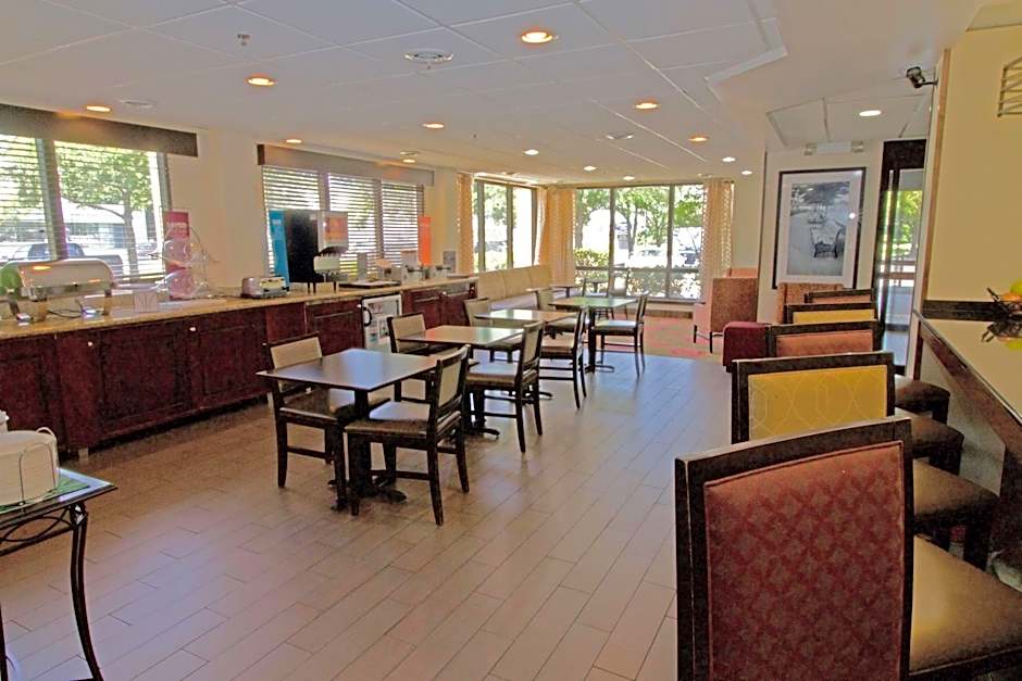 Hampton Inn Norfolk/Chesapeake (Greenbrier Area)