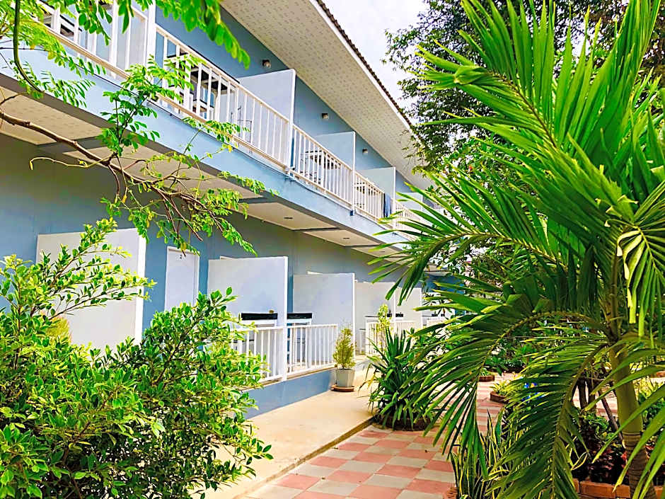 At The Beach Koh Larn