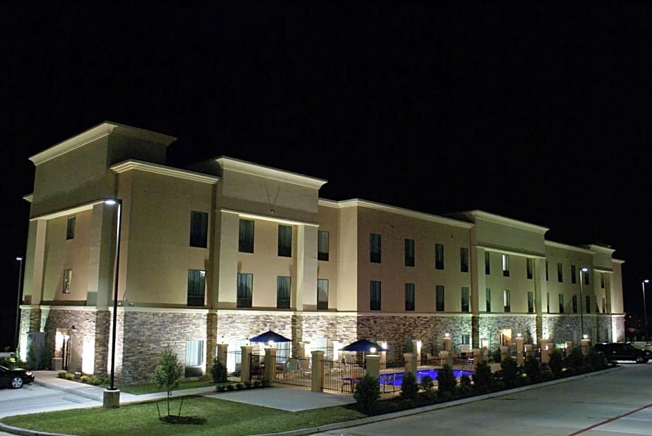 Hampton Inn By Hilton And Suites Center