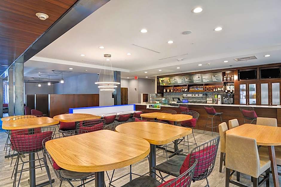 Courtyard by Marriott Long Island Islip/Courthouse Complex