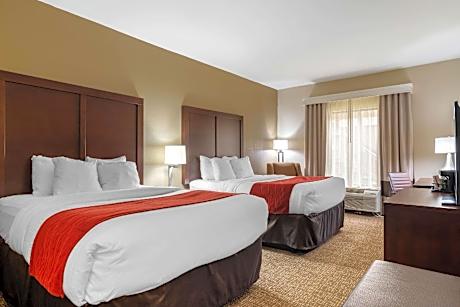 Quadruple Room with Two Queen Beds - Non Smoking