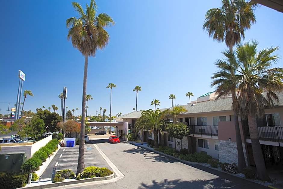 Days Inn by Wyndham Oceanside