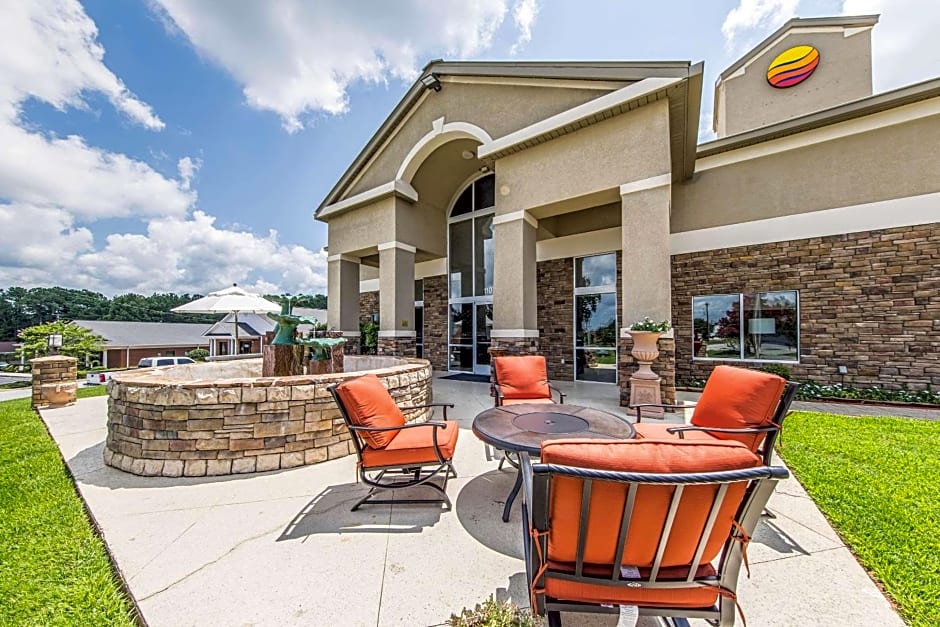Comfort Inn & Suites Greenwood near University