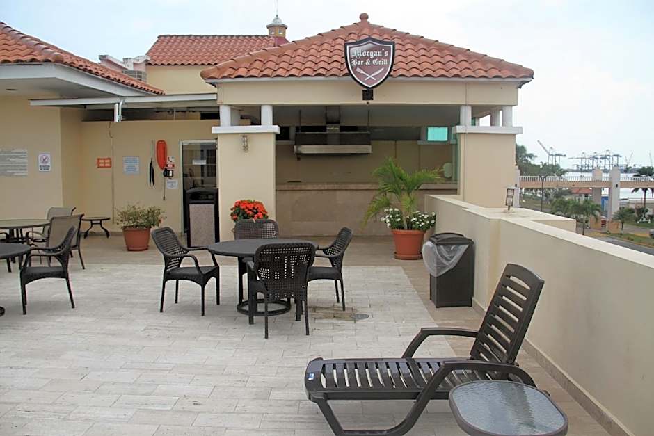 Radisson Colon 2,000 Hotel & Casino