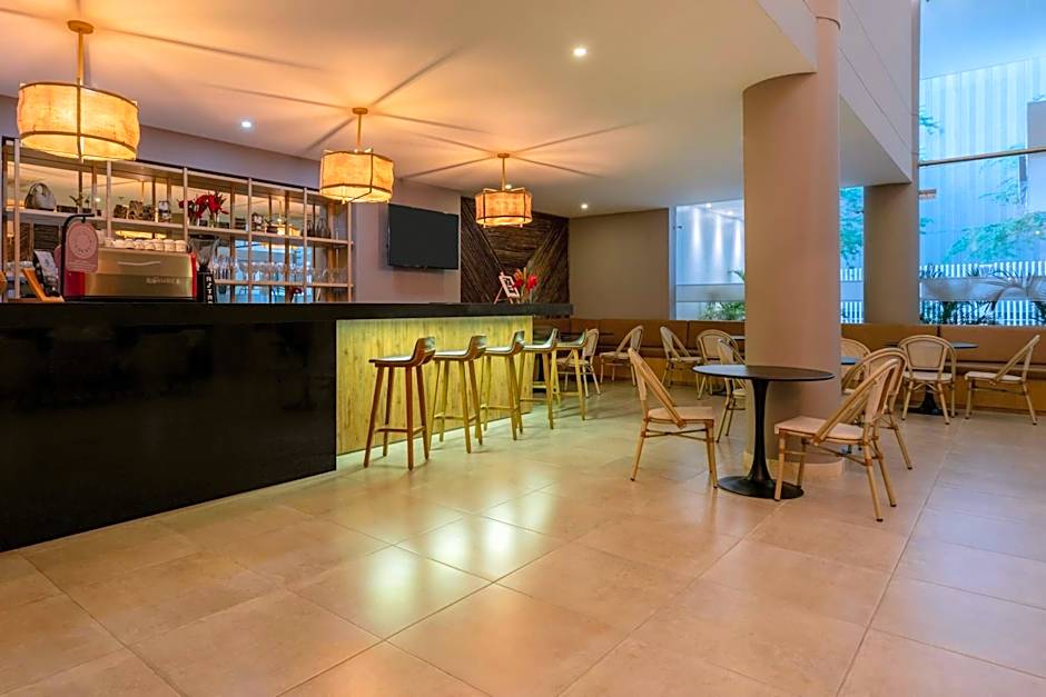 Courtyard By Marriott Santa Marta Resort