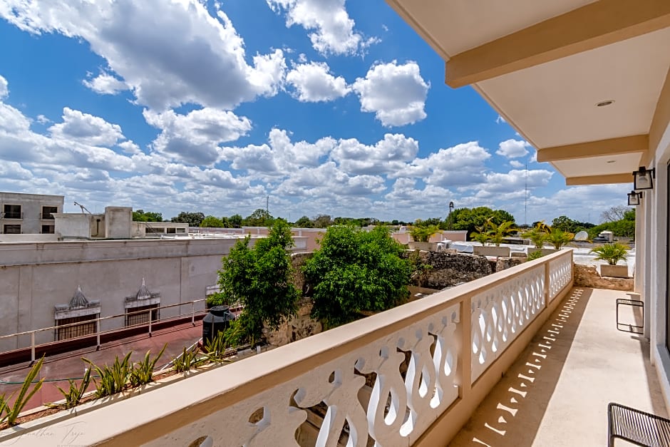 Hotel Colonial Zaci by GuruHotel