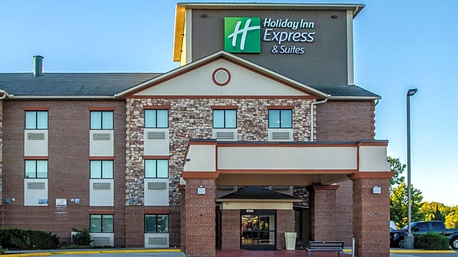 Holiday Inn Express and Suites Olathe South