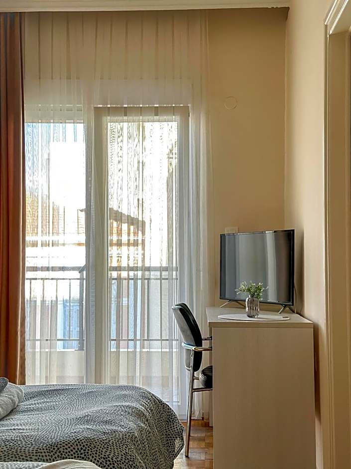 Faros Axd Downtown Hostel