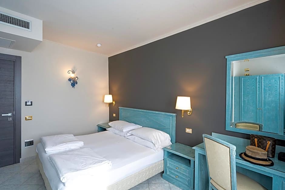 Cavour 30TRE - Hotel Moderno