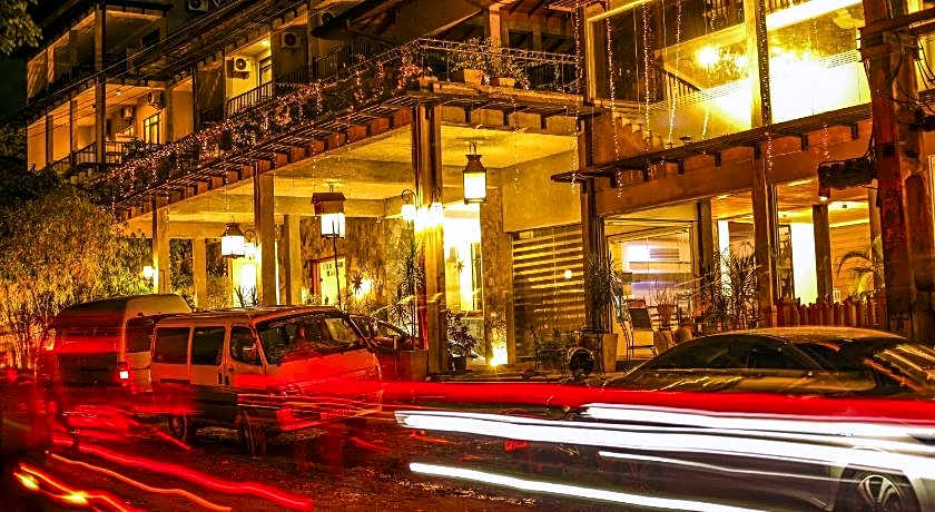 Oak Ray Ella Gap Hotel