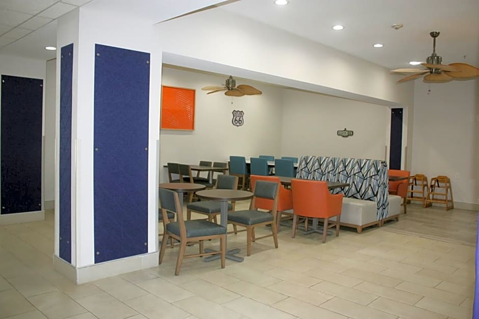Holiday Inn Express Hotel & Suites Shamrock North By IHG