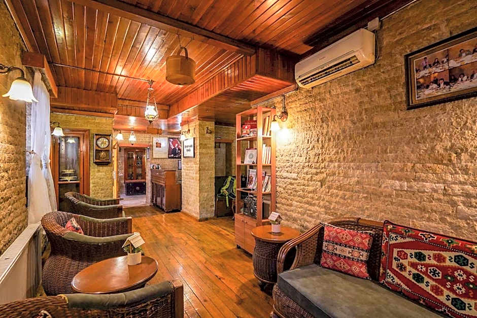 Zeynep Hanım Konağı