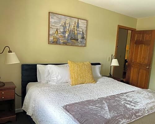 Berkshire Yankee Suites - An Extended Stay Hotel