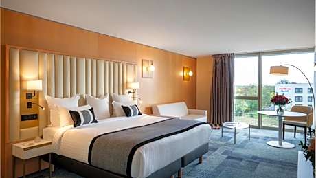 Deluxe One-Bedroom Suite