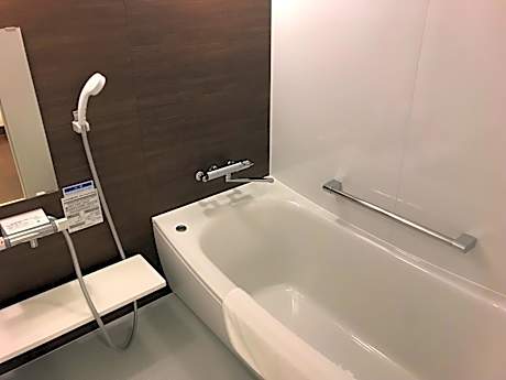 Premium Twin Room with City View (10th Floor) - Single Use - Non Smoking