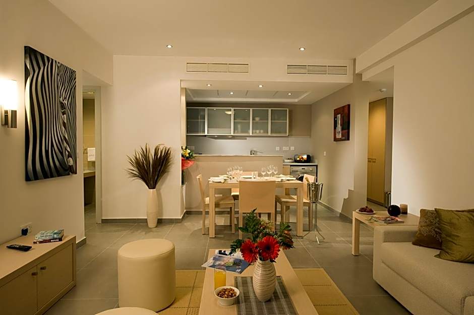 Photo 1 of 9 of 2 Bedroom Suite, Inland View