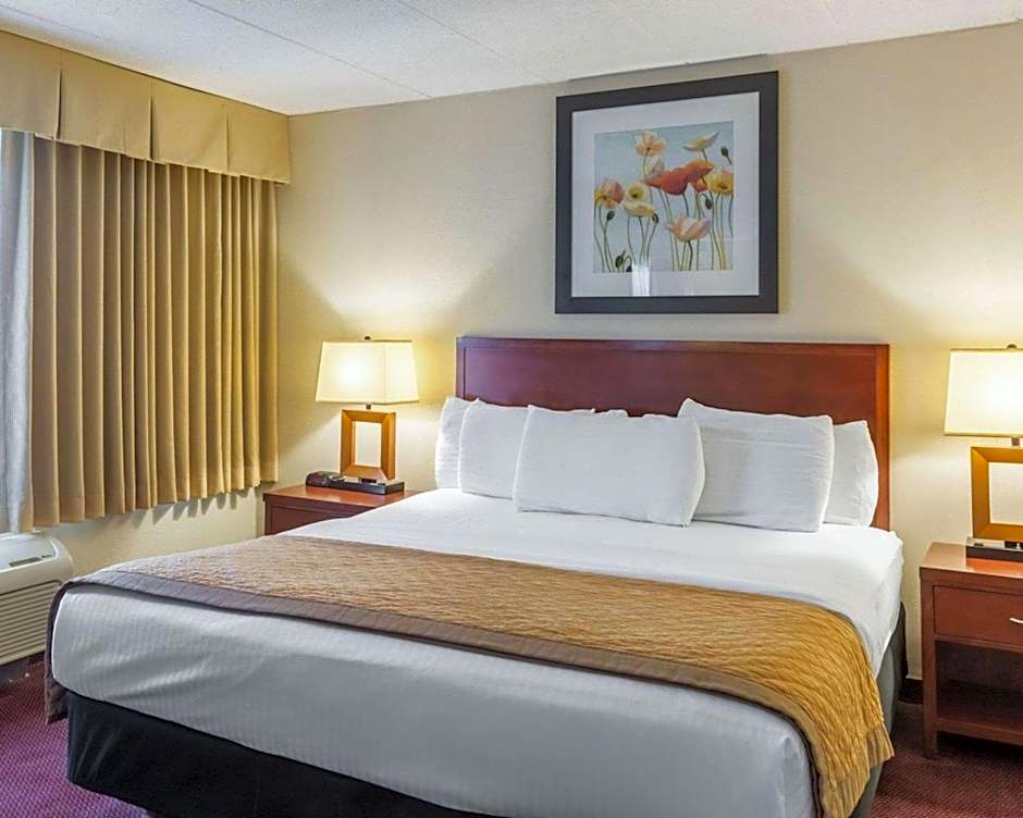 Clarion Hotel Somerset - New Brunswick