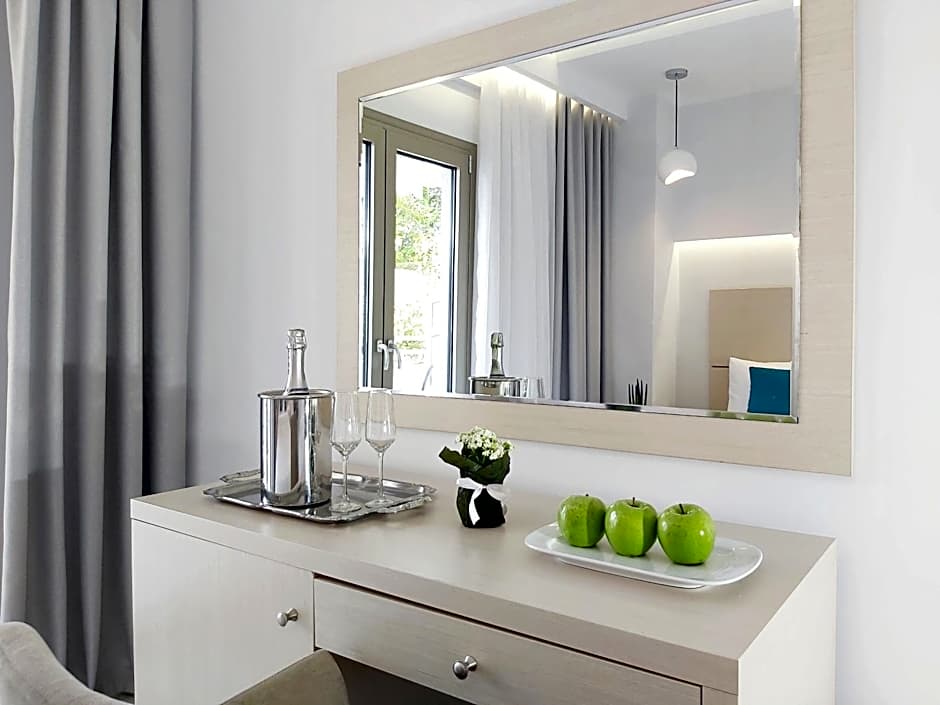 Akrogiali Exclusive Hotel (Adults Only)