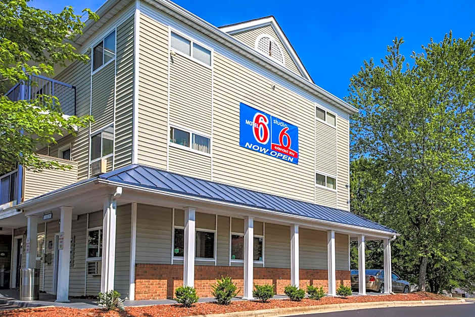 Motel 6-Greensboro, NC - I-40