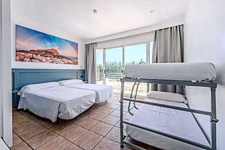 Standard Quadruple Room