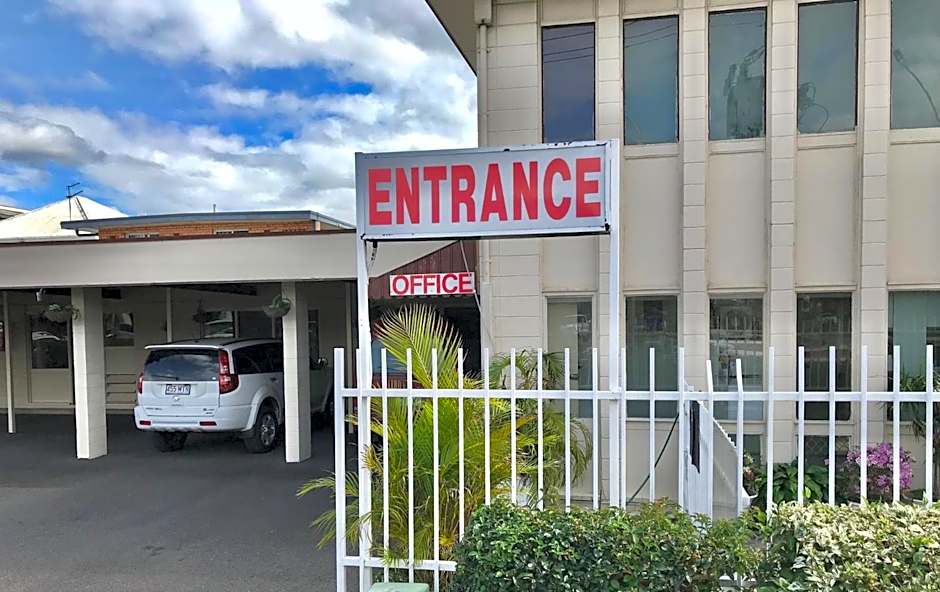 Cairns Motor Inn