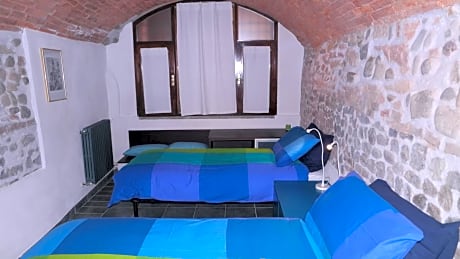 Double or Twin Room with Shared Bathroom