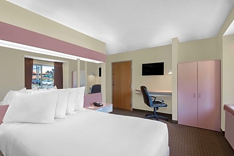 1 Double Bed Mobility Accessible Room Non-Smoking