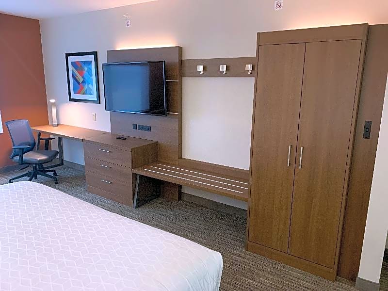 Holiday Inn Express Hotel & Suites Franklin - Oil City By IHG