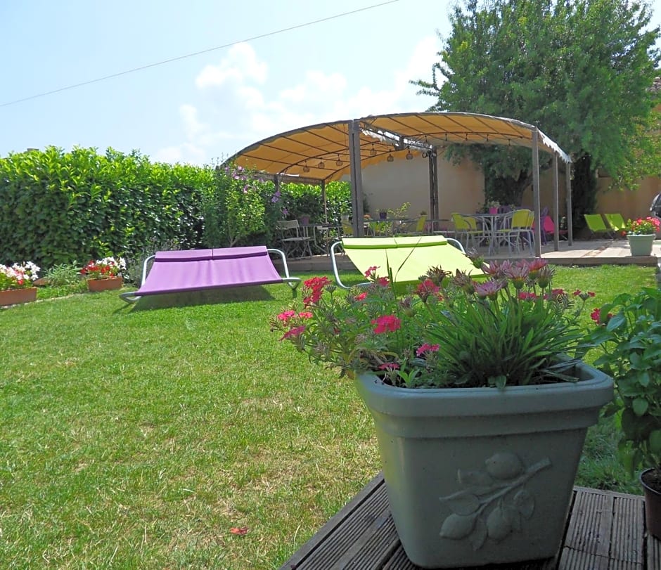 Le Jardin d'Ivana Chambres d'hôtes B&B avec Piscine chauffée