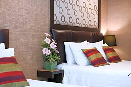 Poolside Triple Room