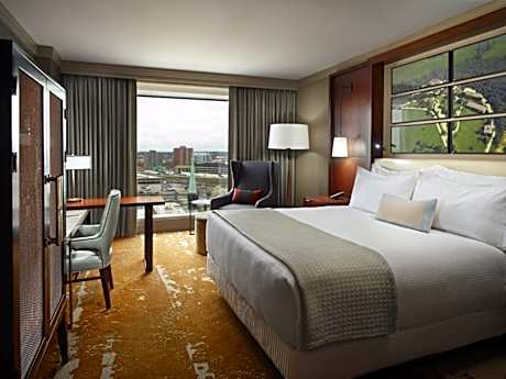 ADA Deluxe Room - 1 King bed