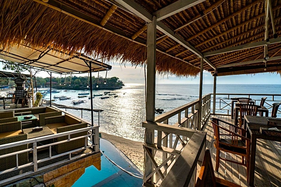 Mushroom Beach Bungalow