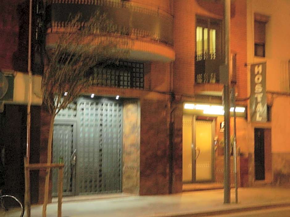 Hostal House
