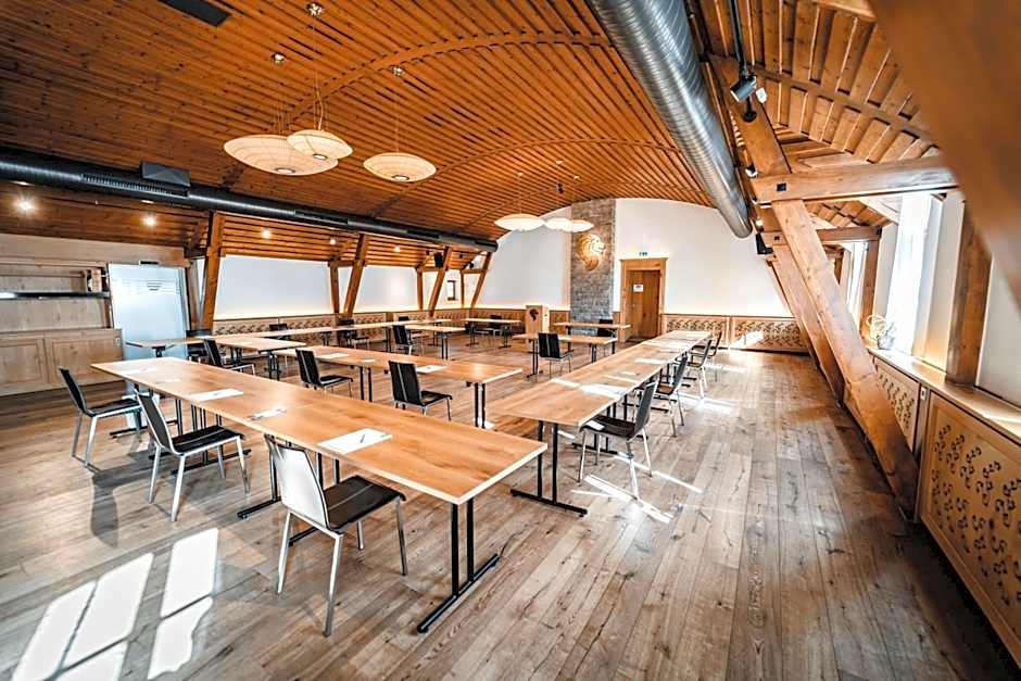 Hotel & Gasthof Lowen