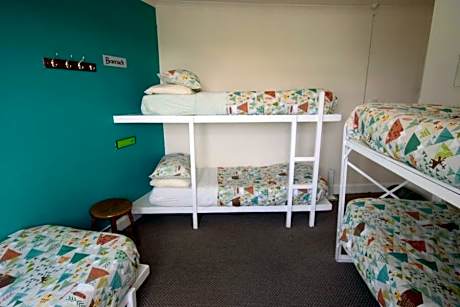 Bunk Bed in Mixed Dormitory Room