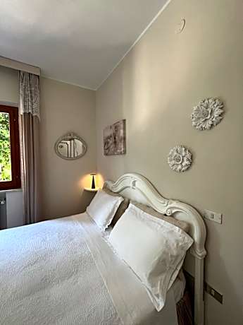 Deluxe Double Room with Extra Bed