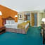 Days Inn & Suites by Wyndham Red Rock-Gallup