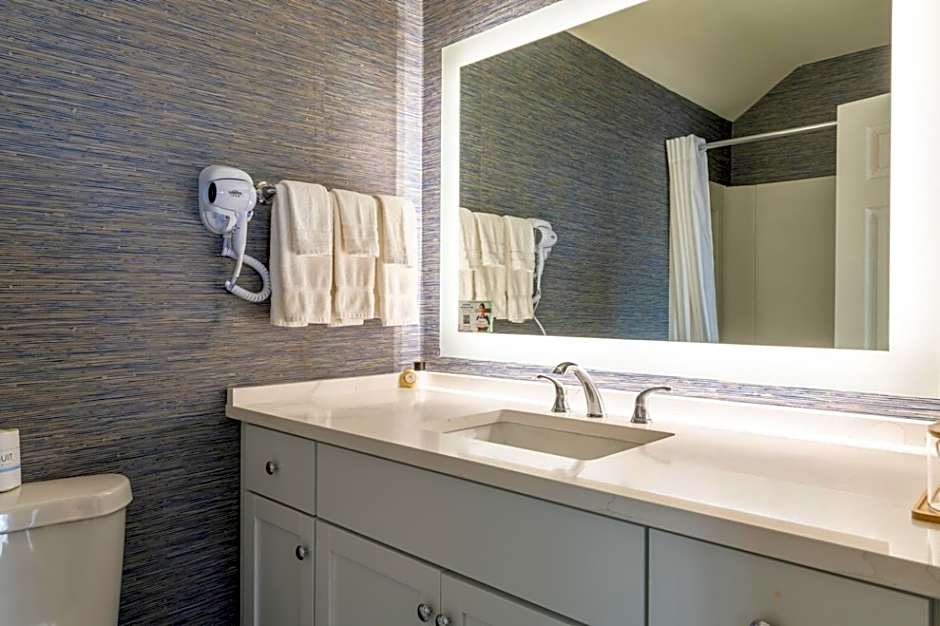 Ogunquit River Inn & Suites