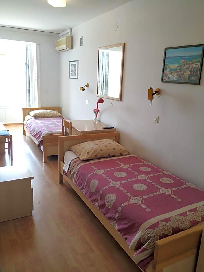 Accomodation Pertout