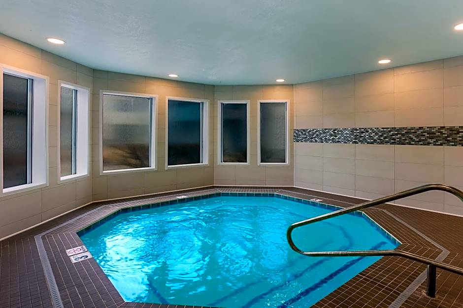 Orangewood Inn & Suites Kansas City Airport